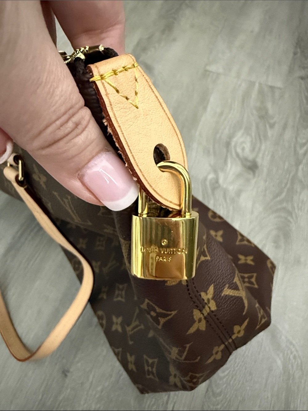Louis Vuitton IENA MM MNG Handbag - Picture 6 of 17